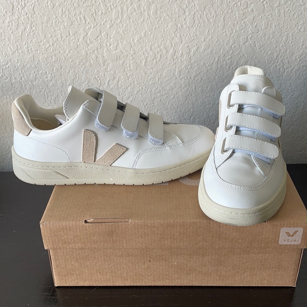 Veja V-Lock White & Sable Sneakers - 39